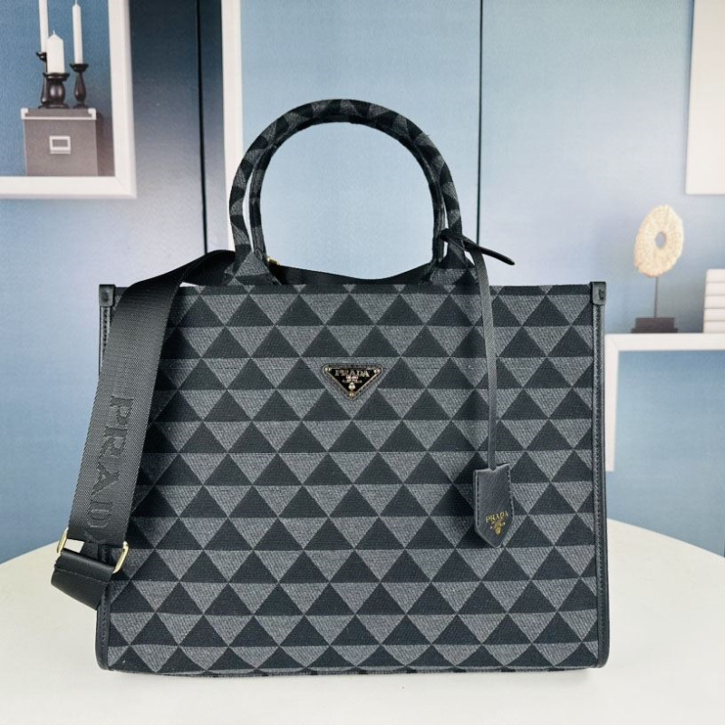 Pra*a shopping bags